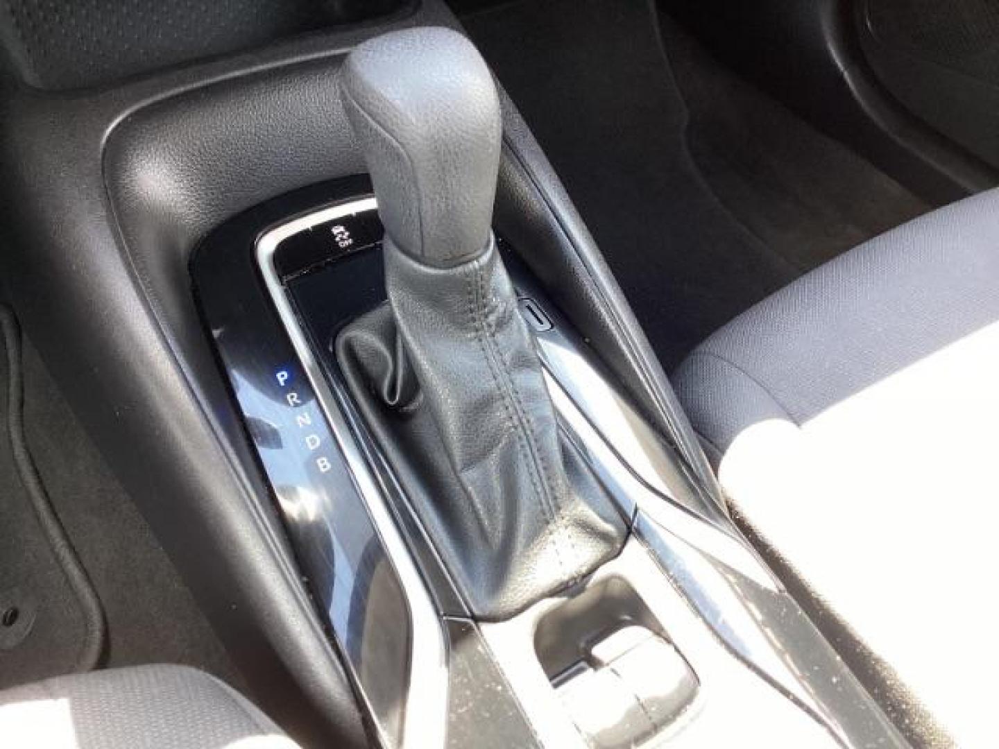 2021 WHITE /CLOTH Toyota Corolla LE (5YFEPMAE1MP) with an 1.8L L4 DOHC 16V engine, Continuously Variable Transmission transmission, located at 1235 N Woodruff Ave., Idaho Falls, 83401, (208) 523-1053, 43.507172, -112.000488 - Photo#13