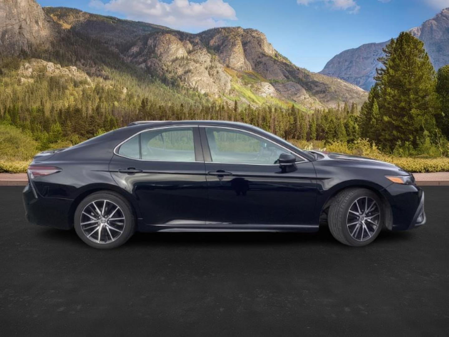 2023 Midnight Black Metallic /Black Toyota Camry SE (4T1G11AKXPU) with an 2.5L L4 DOHC 16V engine, 8-Speed Automatic transmission, located at 1235 N Woodruff Ave., Idaho Falls, 83401, (208) 523-1053, 43.507172, -112.000488 - At Timberline Auto, finding a great deal on your next vehicle is always easy! Our experienced sales staff's goal is to help find you the right vehicle at the right price! Our knowledgeable finance department has options for almost any credit score. We offer extended service contract options to prote - Photo#6