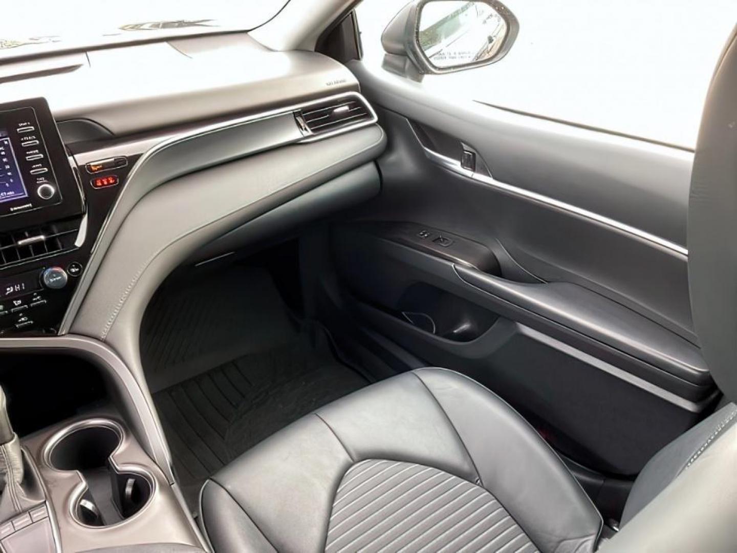 2023 Midnight Black Metallic /Black Toyota Camry SE (4T1G11AKXPU) with an 2.5L L4 DOHC 16V engine, 8-Speed Automatic transmission, located at 1235 N Woodruff Ave., Idaho Falls, 83401, (208) 523-1053, 43.507172, -112.000488 - At Timberline Auto, finding a great deal on your next vehicle is always easy! Our experienced sales staff's goal is to help find you the right vehicle at the right price! Our knowledgeable finance department has options for almost any credit score. We offer extended service contract options to prote - Photo#17