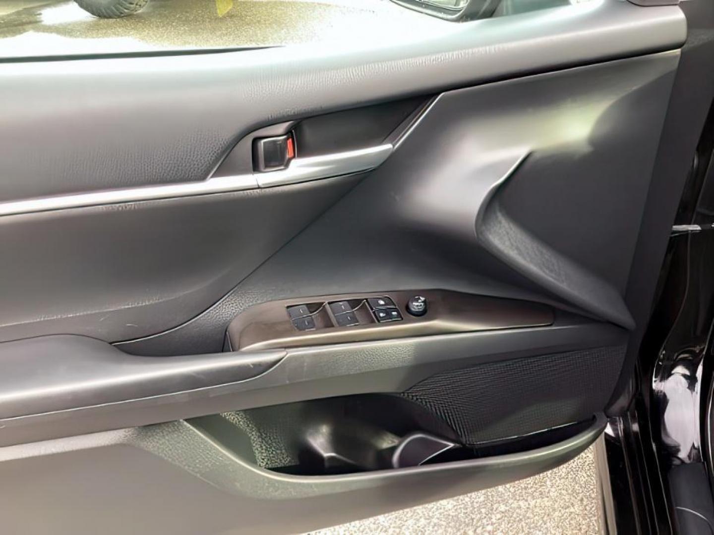 2023 Midnight Black Metallic /Black Toyota Camry SE (4T1G11AKXPU) with an 2.5L L4 DOHC 16V engine, 8-Speed Automatic transmission, located at 1235 N Woodruff Ave., Idaho Falls, 83401, (208) 523-1053, 43.507172, -112.000488 - At Timberline Auto, finding a great deal on your next vehicle is always easy! Our experienced sales staff's goal is to help find you the right vehicle at the right price! Our knowledgeable finance department has options for almost any credit score. We offer extended service contract options to prote - Photo#26