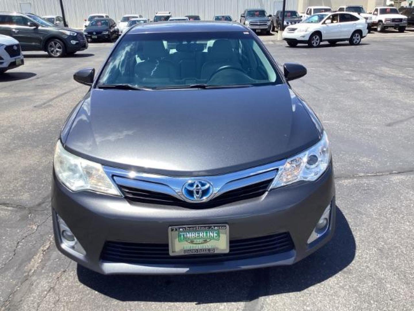 2013 GRAY Toyota Camry Hybrid SEDAN 4-DR (4T1BD1FK0DU) with an 2.5L L4 DOHC 16V HYBRID engine, Continuously Variable Transmission transmission, located at 1235 N Woodruff Ave., Idaho Falls, 83401, (208) 523-1053, 43.507172, -112.000488 - The 2013 Toyota Camry Hybrid XLE is a mid-size sedan that combines the fuel efficiency of a hybrid powertrain with the comfort and features of a premium trim level. Here are the key features of the 2013 Toyota Camry Hybrid XLE: Engine and Performance Engine: 2.5-liter 4-cylinder engine paired with a - Photo#6