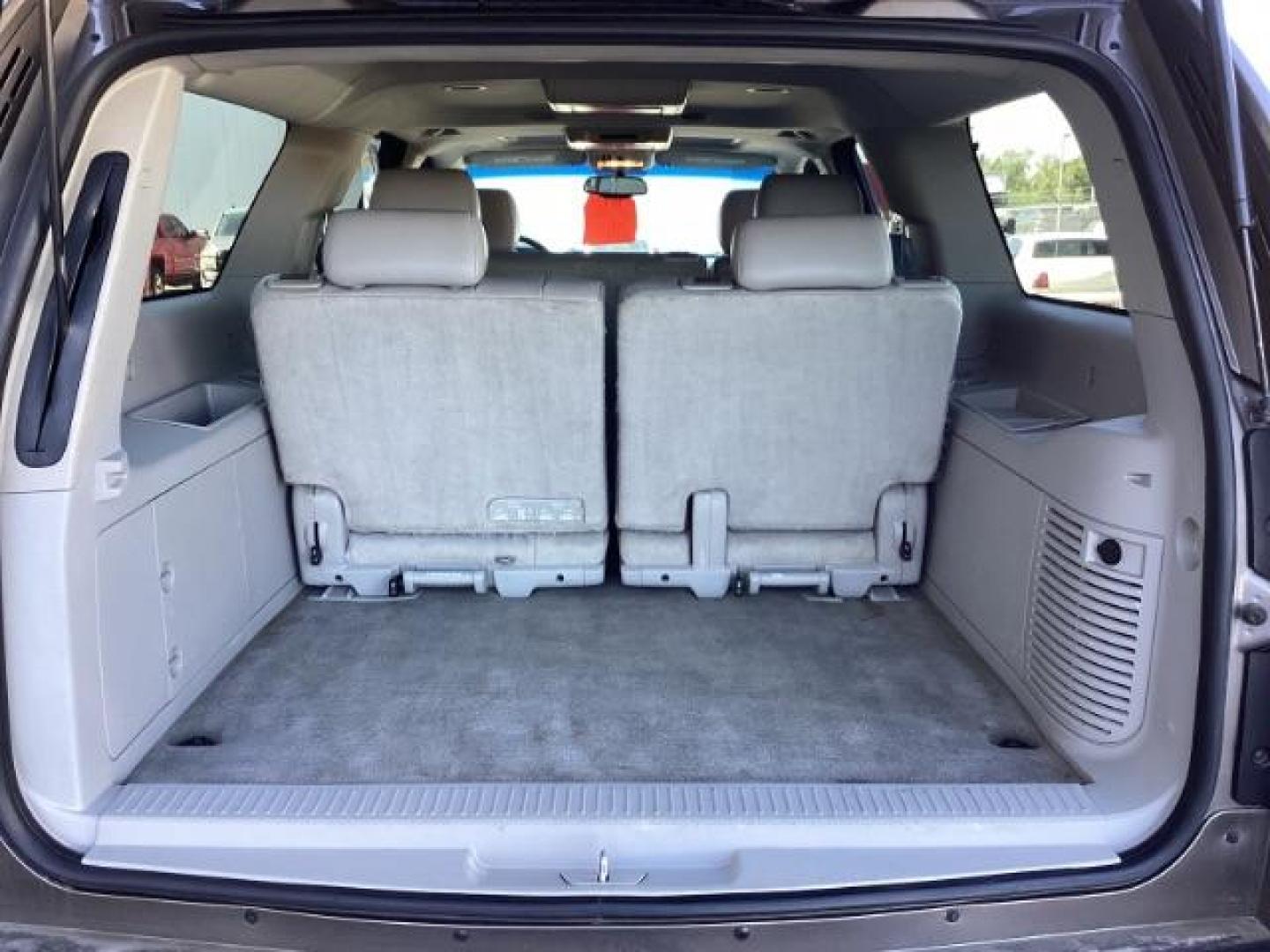 2013 GRAY /Ebony Leather Interior Chevrolet Suburban LTZ 1500 4WD (1GNSKJE71DR) with an 5.3L V8 OHV 16V FFV engine, 6-Speed Automatic transmission, located at 1235 N Woodruff Ave., Idaho Falls, 83401, (208) 523-1053, 43.507172, -112.000488 - At Timberline Auto, finding a great deal on your next vehicle is always easy! Our experienced sales staff's goal is to help find you the right vehicle at the right price! Our knowledgeable finance department has options for almost any credit score. We offer extended service contract options to prote - Photo#17