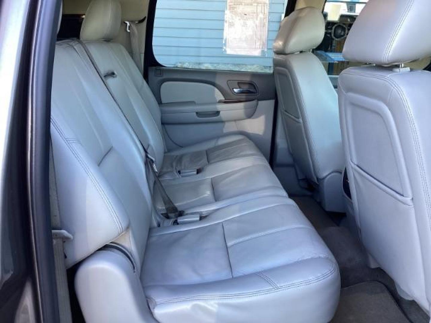 2013 GRAY /Ebony Leather Interior Chevrolet Suburban LTZ 1500 4WD (1GNSKJE71DR) with an 5.3L V8 OHV 16V FFV engine, 6-Speed Automatic transmission, located at 1235 N Woodruff Ave., Idaho Falls, 83401, (208) 523-1053, 43.507172, -112.000488 - At Timberline Auto, finding a great deal on your next vehicle is always easy! Our experienced sales staff's goal is to help find you the right vehicle at the right price! Our knowledgeable finance department has options for almost any credit score. We offer extended service contract options to prote - Photo#20