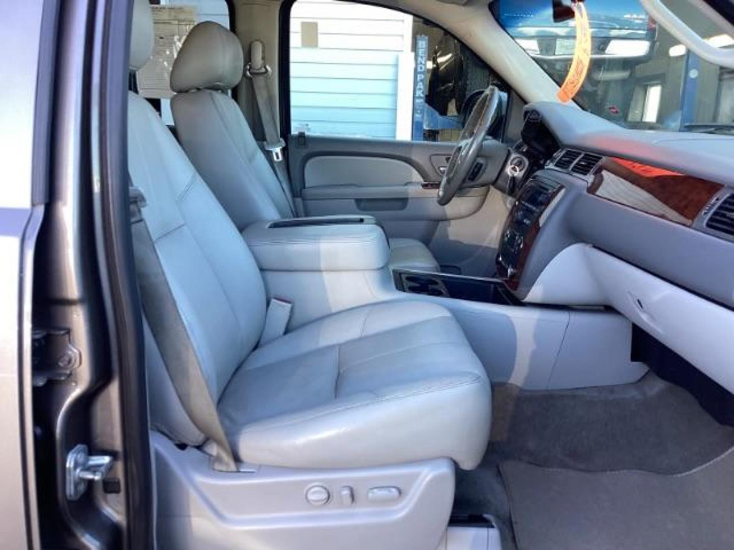2013 GRAY /Ebony Leather Interior Chevrolet Suburban LTZ 1500 4WD (1GNSKJE71DR) with an 5.3L V8 OHV 16V FFV engine, 6-Speed Automatic transmission, located at 1235 N Woodruff Ave., Idaho Falls, 83401, (208) 523-1053, 43.507172, -112.000488 - At Timberline Auto, finding a great deal on your next vehicle is always easy! Our experienced sales staff's goal is to help find you the right vehicle at the right price! Our knowledgeable finance department has options for almost any credit score. We offer extended service contract options to prote - Photo#22