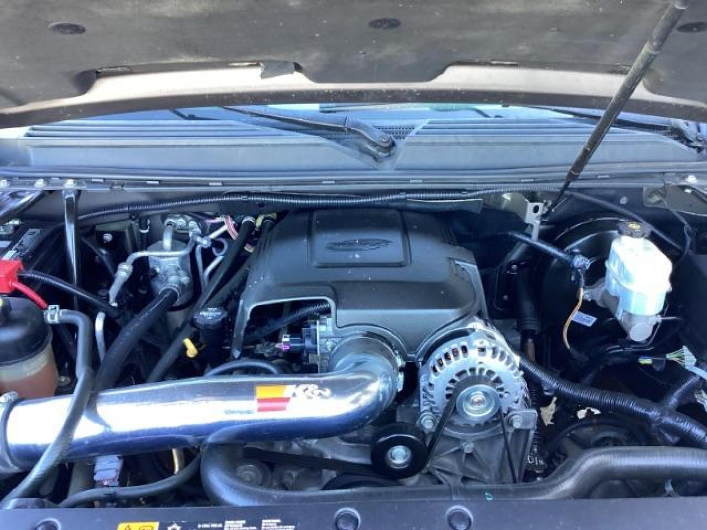 2013 GRAY /Ebony Leather Interior Chevrolet Suburban LTZ 1500 4WD (1GNSKJE71DR) with an 5.3L V8 OHV 16V FFV engine, 6-Speed Automatic transmission, located at 1235 N Woodruff Ave., Idaho Falls, 83401, (208) 523-1053, 43.507172, -112.000488 - At Timberline Auto, finding a great deal on your next vehicle is always easy! Our experienced sales staff's goal is to help find you the right vehicle at the right price! Our knowledgeable finance department has options for almost any credit score. We offer extended service contract options to prote - Photo#25