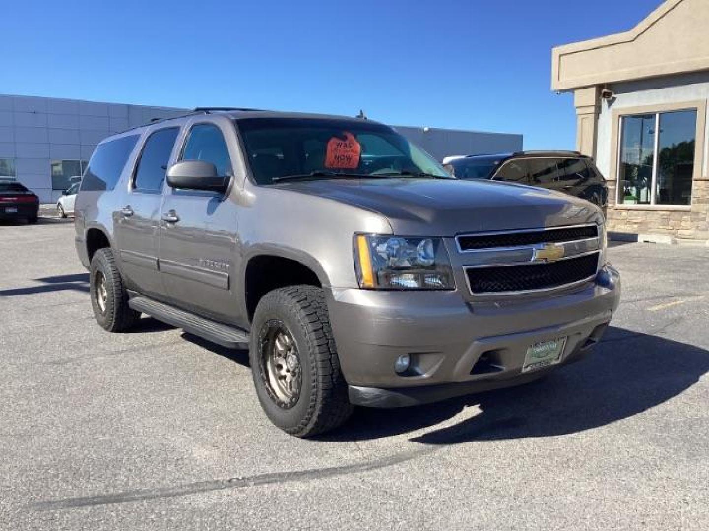 2013 GRAY /Ebony Leather Interior Chevrolet Suburban LTZ 1500 4WD (1GNSKJE71DR) with an 5.3L V8 OHV 16V FFV engine, 6-Speed Automatic transmission, located at 1235 N Woodruff Ave., Idaho Falls, 83401, (208) 523-1053, 43.507172, -112.000488 - At Timberline Auto, finding a great deal on your next vehicle is always easy! Our experienced sales staff's goal is to help find you the right vehicle at the right price! Our knowledgeable finance department has options for almost any credit score. We offer extended service contract options to prote - Photo#6