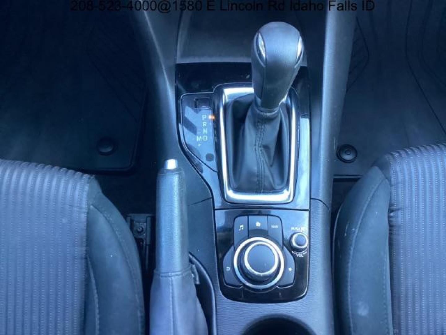2016 Meteor Gray Mica /Black, cloth Mazda MAZDA3 i Sport AT 5-Door (JM1BM1K77G1) with an 2.0L L4 DOHC 16V engine, 6-Speed Automatic transmission, located at 1235 N Woodruff Ave., Idaho Falls, 83401, (208) 523-1053, 43.507172, -112.000488 - New Inventory. Going through service and inspection. Call for more pictures. At Timberline Auto it is always easy to find a great deal on your next vehicle! Our experienced sales staff can help find the right vehicle will fit your needs. Our knowledgeable finance department has options for almost a - Photo#14