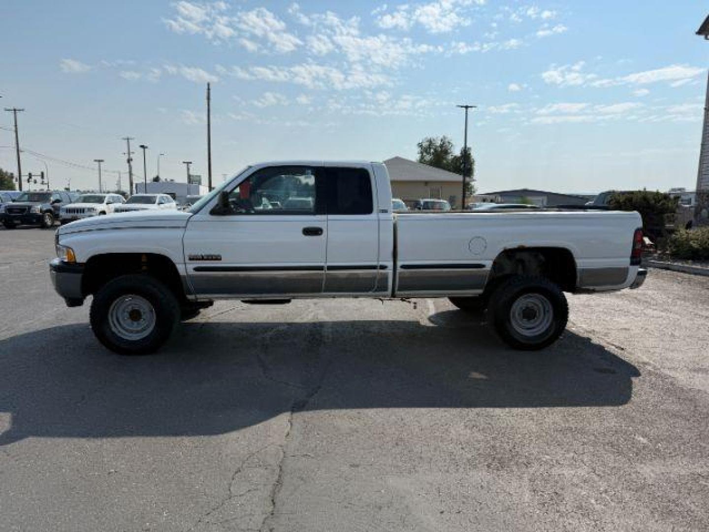 1999 WHITE /CLOTH Dodge Ram 2500 (1B7KF2365XJ) with an 59 engine, Manual transmission, located at 1175 N Woodruff Ave, Idaho Falls, ID, 83401, 43.506901, -111.999657 - At Timberline Auto, finding a great deal on your next vehicle is always easy! Our experienced sales staff's goal is to help find you the right vehicle at the right price! Our knowledgeable finance department has options for almost any credit score. We offer extended service contract options to prote - Photo#17
