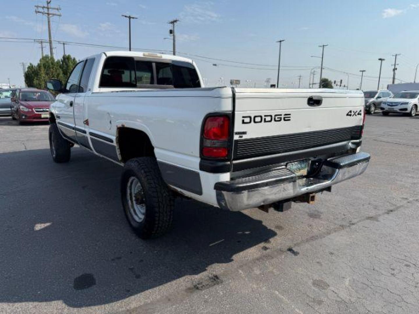 1999 WHITE /CLOTH Dodge Ram 2500 (1B7KF2365XJ) with an 59 engine, Manual transmission, located at 1175 N Woodruff Ave, Idaho Falls, ID, 83401, 43.506901, -111.999657 - At Timberline Auto, finding a great deal on your next vehicle is always easy! Our experienced sales staff's goal is to help find you the right vehicle at the right price! Our knowledgeable finance department has options for almost any credit score. We offer extended service contract options to prote - Photo#18