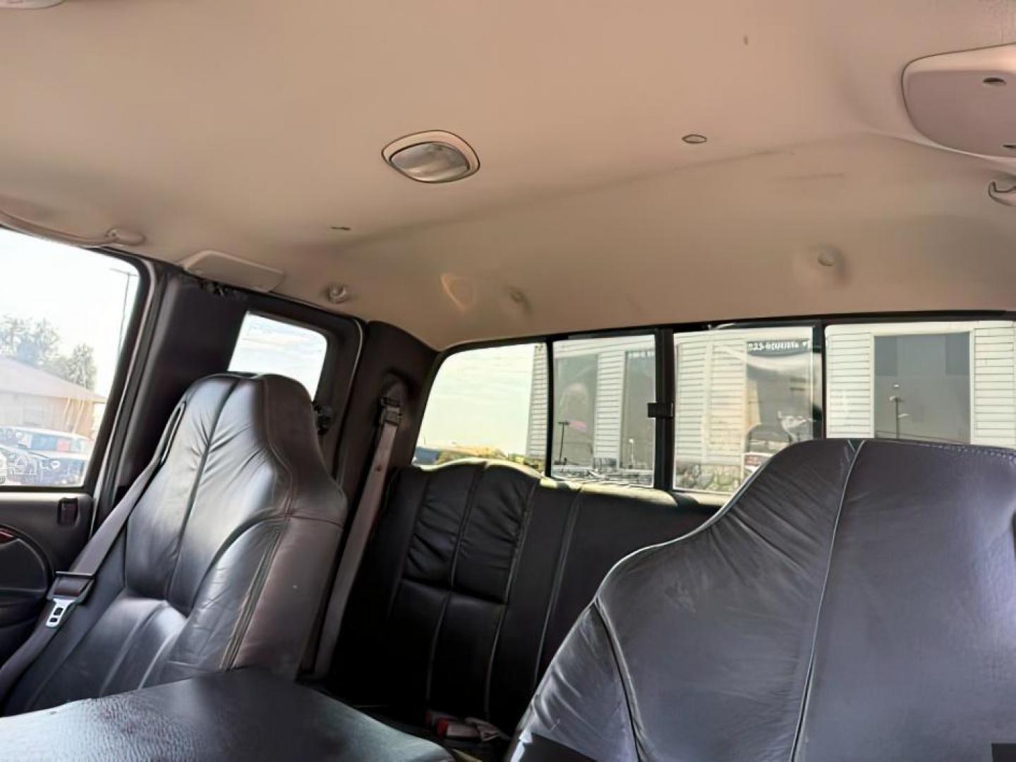 1999 WHITE /CLOTH Dodge Ram 2500 (1B7KF2365XJ) with an 59 engine, Manual transmission, located at 1175 N Woodruff Ave, Idaho Falls, ID, 83401, 43.506901, -111.999657 - At Timberline Auto, finding a great deal on your next vehicle is always easy! Our experienced sales staff's goal is to help find you the right vehicle at the right price! Our knowledgeable finance department has options for almost any credit score. We offer extended service contract options to prote - Photo#13