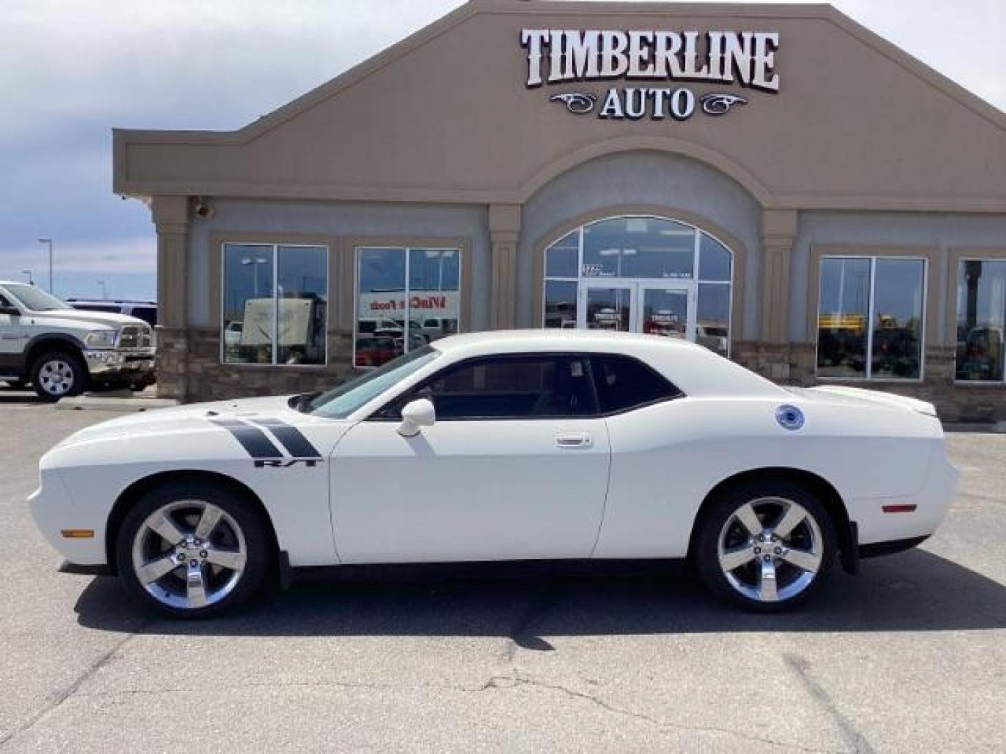 2010 Stone White /Dark Slate Gray Cloth Interior Dodge Challenger R/T (2B3CJ5DT4AH) with an 5.7L V8 OHV 16V engine, MANUAL transmission, located at 1235 N Woodruff Ave., Idaho Falls, 83401, (208) 523-1053, 43.507172, -112.000488 - Photo#2