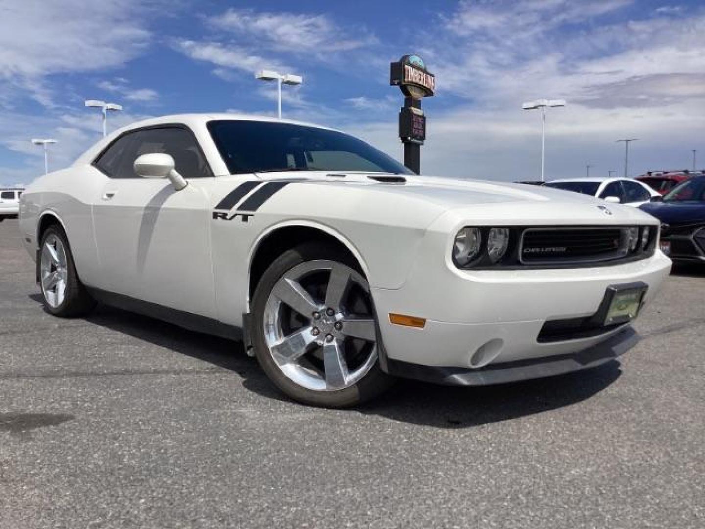 2010 Stone White /Dark Slate Gray Cloth Interior Dodge Challenger R/T (2B3CJ5DT4AH) with an 5.7L V8 OHV 16V engine, MANUAL transmission, located at 1235 N Woodruff Ave., Idaho Falls, 83401, (208) 523-1053, 43.507172, -112.000488 - Photo#7