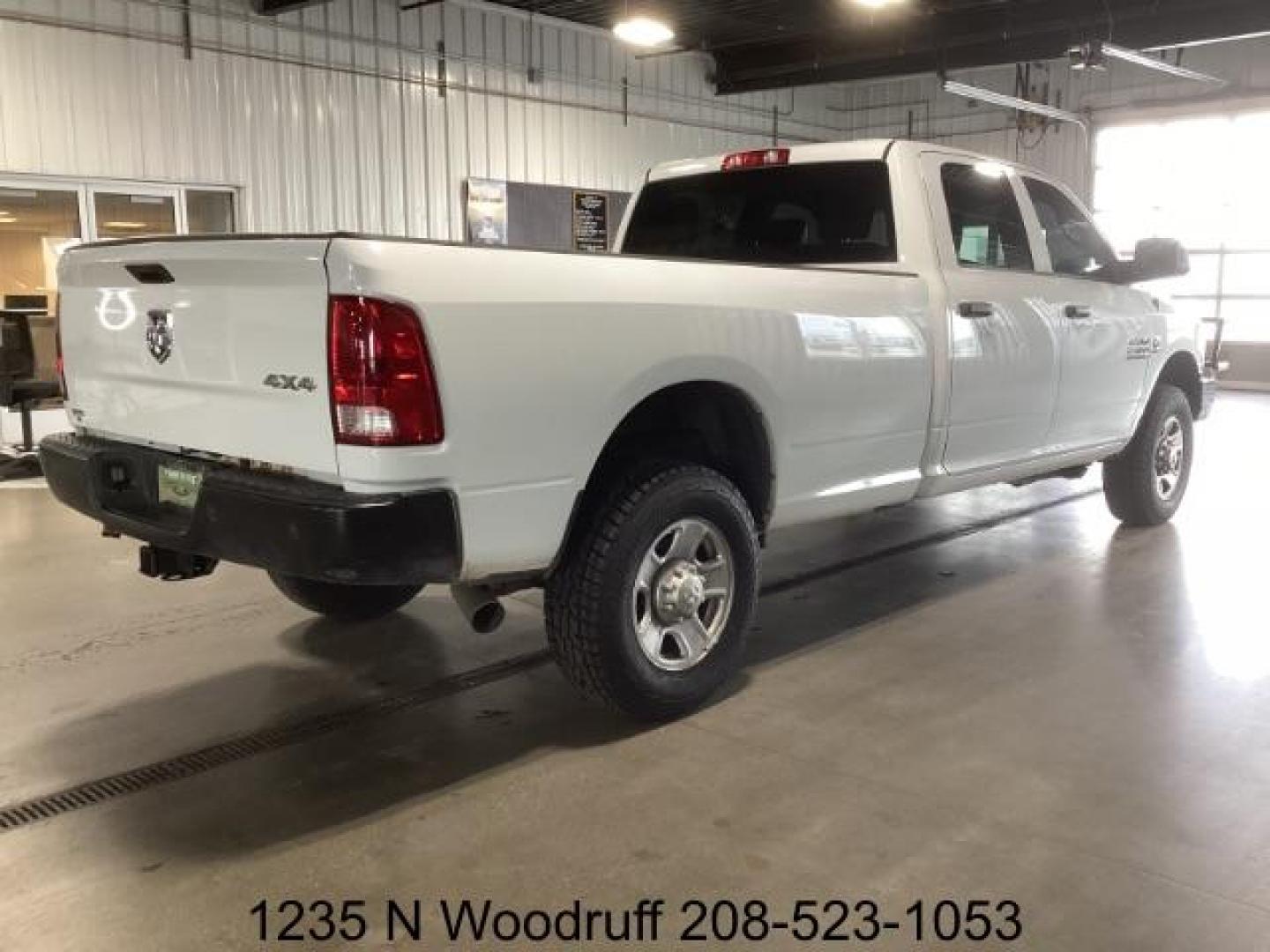 2016 WHITE /Black/Diesel Gray, cloth RAM 2500 Tradesman Crew Cab LWB 4WD (3C6UR5HL5GG) with an 6.7L L6 OHV 24V TURBO DIESEL engine, 6-Speed Automatic transmission, located at 1235 N Woodruff Ave., Idaho Falls, 83401, (208) 523-1053, 43.507172, -112.000488 - Photo#4