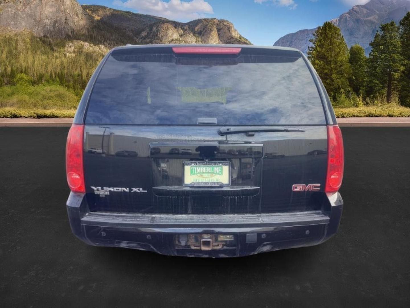 2014 Onyx Black /Ebony GMC Yukon XL SLT 1/2 Ton 4WD (1GKS2KE75ER) with an 5.3L V8 OHV 16V FFV engine, 6-Speed Automatic transmission, located at 1235 N Woodruff Ave., Idaho Falls, 83401, (208) 523-1053, 43.507172, -112.000488 - At Timberline Auto, finding a great deal on your next vehicle is always easy! Our experienced sales staff's goal is to help find you the right vehicle at the right price! Our knowledgeable finance department has options for almost any credit score. We offer extended service contract options to prote - Photo#4