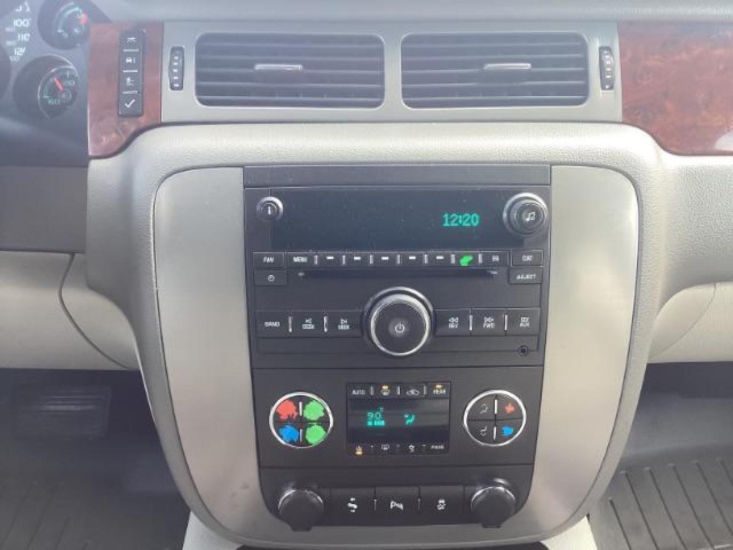 2014 Onyx Black /Ebony GMC Yukon XL SLT 1/2 Ton 4WD (1GKS2KE75ER) with an 5.3L V8 OHV 16V FFV engine, 6-Speed Automatic transmission, located at 1235 N Woodruff Ave., Idaho Falls, 83401, (208) 523-1053, 43.507172, -112.000488 - At Timberline Auto, finding a great deal on your next vehicle is always easy! Our experienced sales staff's goal is to help find you the right vehicle at the right price! Our knowledgeable finance department has options for almost any credit score. We offer extended service contract options to prote - Photo#13