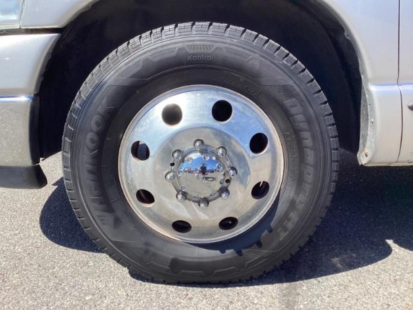 2007 Bright Silver Metallic /Medium Slate Gray Cloth Interior Dodge Ram 3500 SLT Mega Cab 2WD DRW (3D7ML49A07G) with an 6.7L L6 OHV 24V TURBO DIESEL engine, 4-Speed Automatic transmission, located at 1235 N Woodruff Ave., Idaho Falls, 83401, (208) 523-1053, 43.507172, -112.000488 - Photo#11