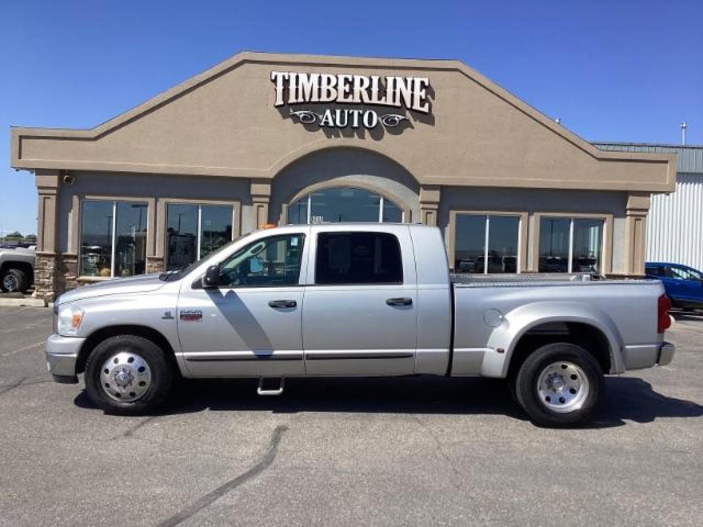 2007 Bright Silver Metallic /Medium Slate Gray Cloth Interior Dodge Ram 3500 SLT Mega Cab 2WD DRW (3D7ML49A07G) with an 6.7L L6 OHV 24V TURBO DIESEL engine, 4-Speed Automatic transmission, located at 1235 N Woodruff Ave., Idaho Falls, 83401, (208) 523-1053, 43.507172, -112.000488 - Photo#2