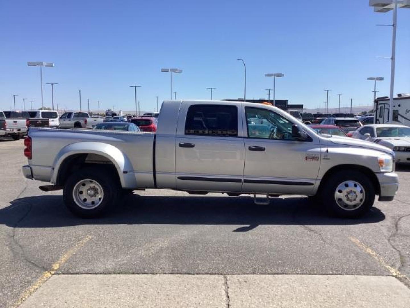 2007 Bright Silver Metallic /Medium Slate Gray Cloth Interior Dodge Ram 3500 SLT Mega Cab 2WD DRW (3D7ML49A07G) with an 6.7L L6 OHV 24V TURBO DIESEL engine, 4-Speed Automatic transmission, located at 1235 N Woodruff Ave., Idaho Falls, 83401, (208) 523-1053, 43.507172, -112.000488 - Photo#7