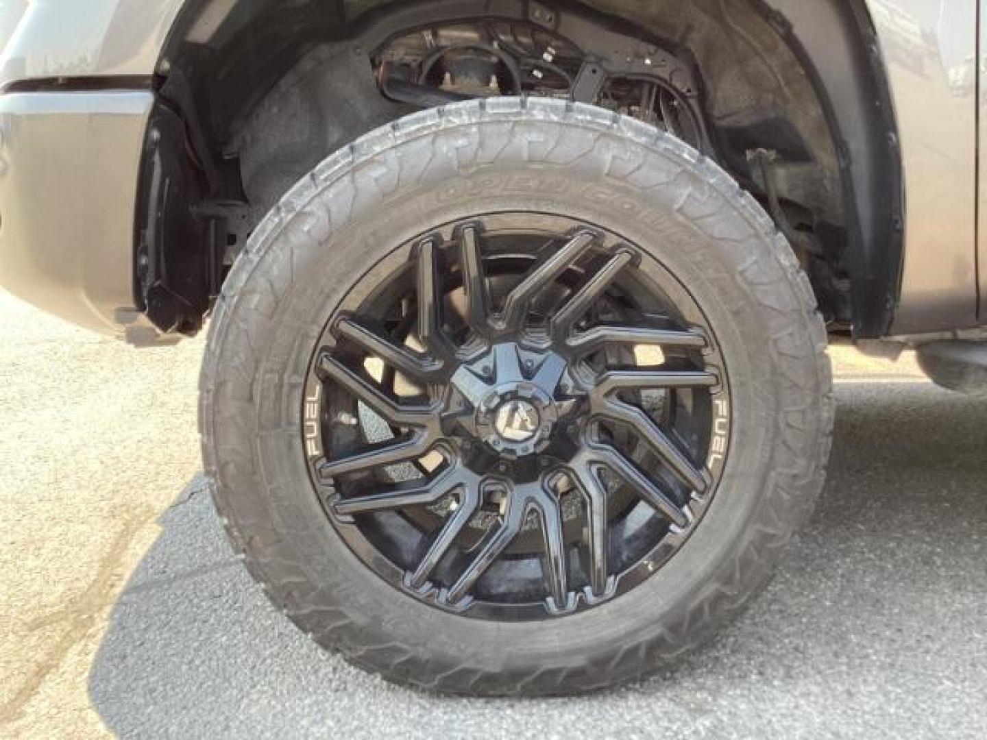 2019 Toyota Tundra Platinum CrewMax 5.7L 4WD (5TFAY5F15KX) with an 5.7L V8 DOHC 32V engine, 6-Speed Automatic transmission, located at 1235 N Woodruff Ave., Idaho Falls, 83401, (208) 523-1053, 43.507172, -112.000488 - Photo#11