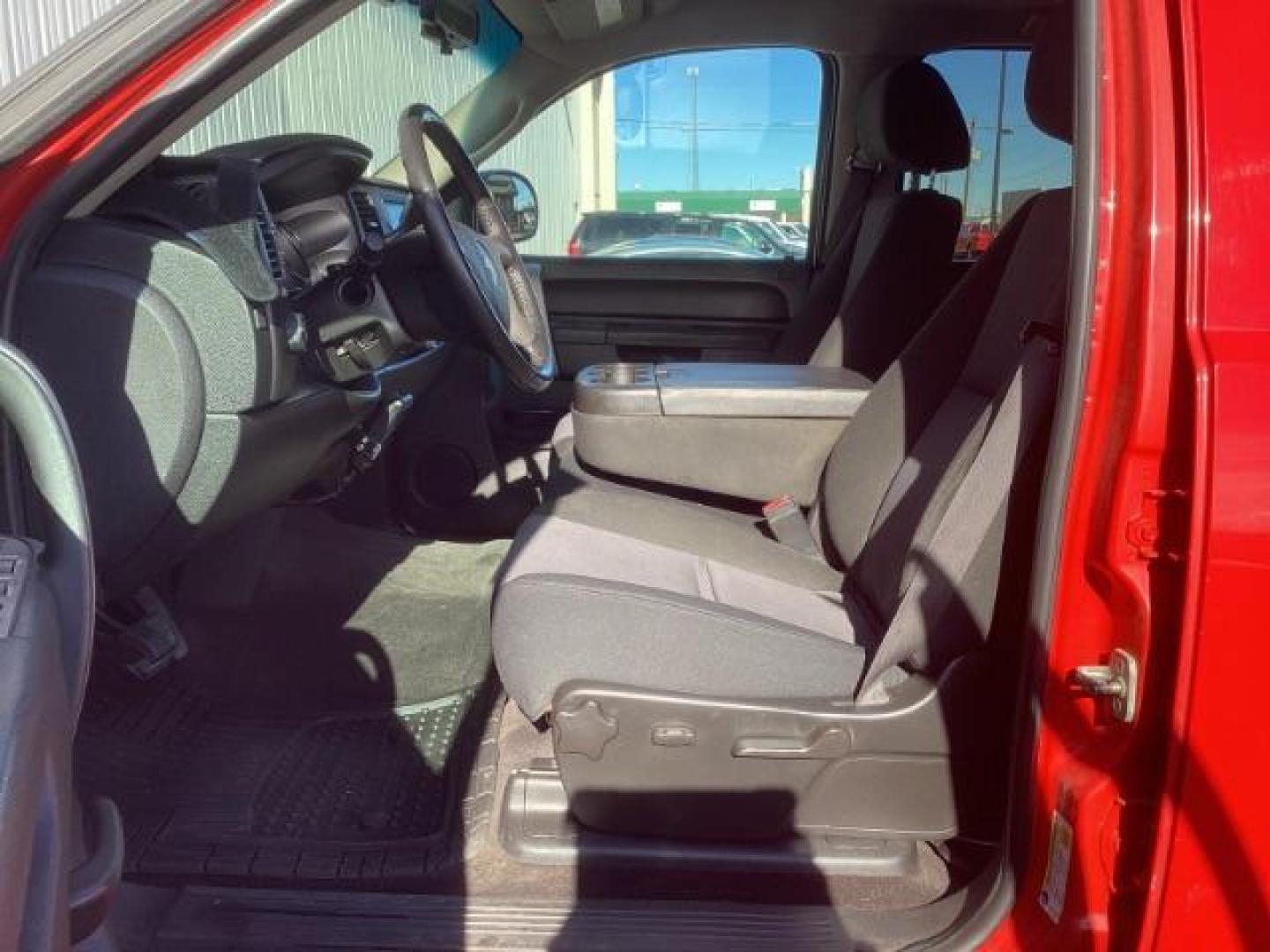 2011 Victory Red /Ebony Cloth Interior Chevrolet Silverado 1500 LT Crew Cab 4WD (3GCPKSE38BG) with an 5.3L V8 OHV 16V FFV engine, 6-Speed Automatic transmission, located at 1235 N Woodruff Ave., Idaho Falls, 83401, (208) 523-1053, 43.507172, -112.000488 - Photo#16