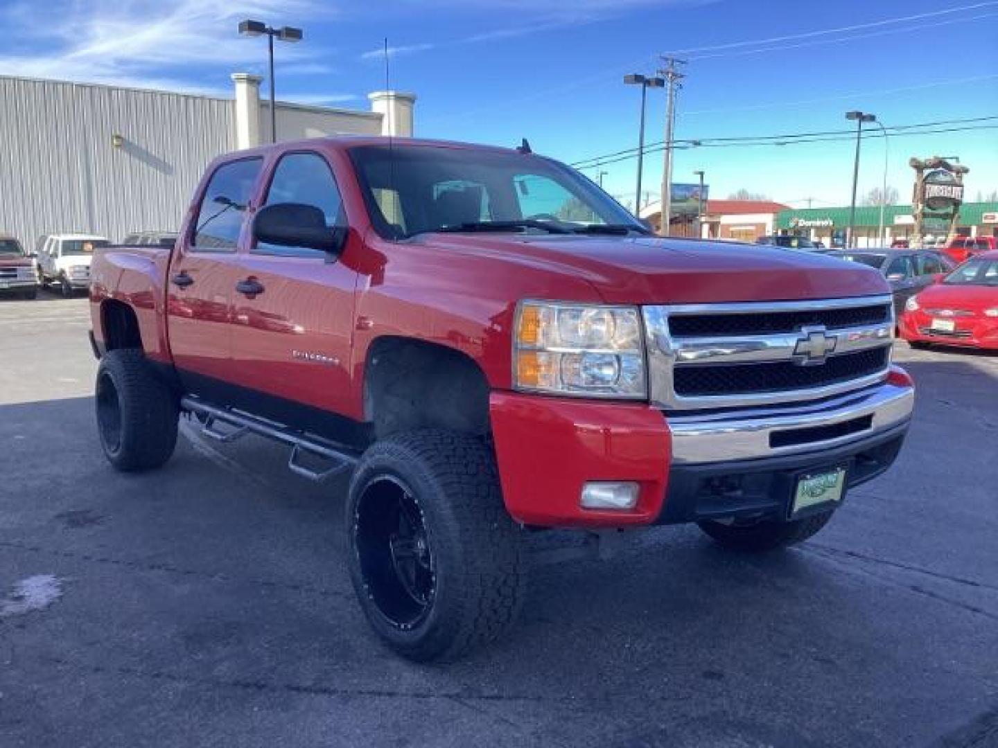 2011 Victory Red /Ebony Cloth Interior Chevrolet Silverado 1500 LT Crew Cab 4WD (3GCPKSE38BG) with an 5.3L V8 OHV 16V FFV engine, 6-Speed Automatic transmission, located at 1235 N Woodruff Ave., Idaho Falls, 83401, (208) 523-1053, 43.507172, -112.000488 - Photo#7