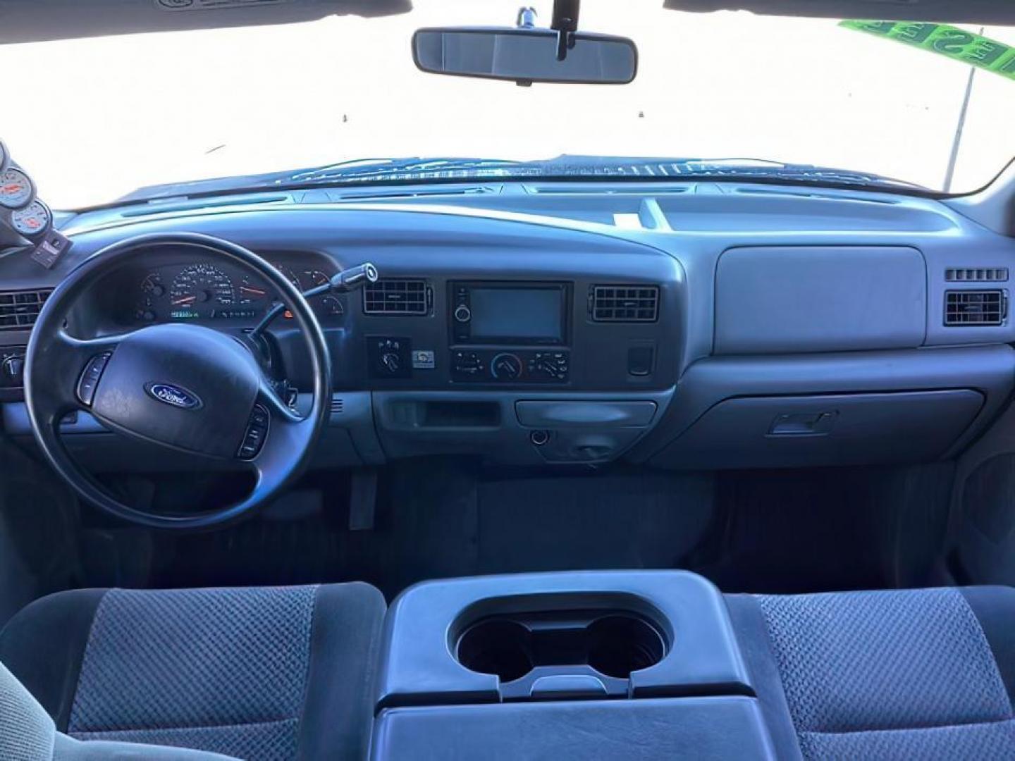 2002 SILVER /Medium Flint Cloth Trim Ford F-250 SD (1FTNW21F02E) with an 73L V8 OHV 16V TURBO DIESEL engine, Automatic transmission, located at 1175 N Woodruff Ave, Idaho Falls, ID, 83401, 43.506901, -111.999657 - At Timberline Auto, finding a great deal on your next vehicle is always easy! Our experienced sales staff's goal is to help find you the right vehicle at the right price! Our knowledgeable finance department has options for almost any credit score. We offer extended service contract options to prote - Photo#10