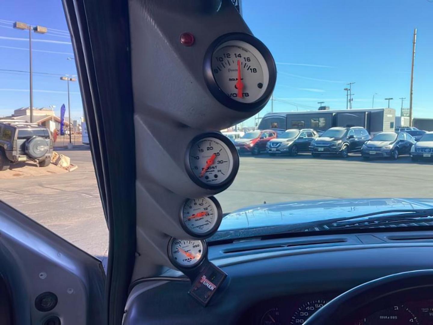 2002 SILVER /Medium Flint Cloth Trim Ford F-250 SD (1FTNW21F02E) with an 73L V8 OHV 16V TURBO DIESEL engine, Automatic transmission, located at 1175 N Woodruff Ave, Idaho Falls, ID, 83401, 43.506901, -111.999657 - At Timberline Auto, finding a great deal on your next vehicle is always easy! Our experienced sales staff's goal is to help find you the right vehicle at the right price! Our knowledgeable finance department has options for almost any credit score. We offer extended service contract options to prote - Photo#18