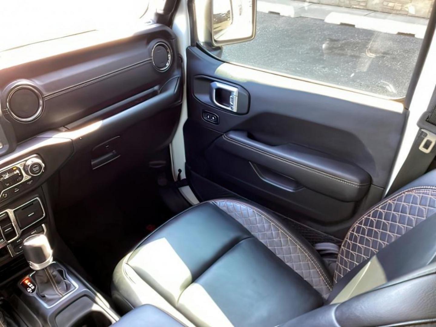 2021 WHITE /CLOTH Jeep Wrangler (1C4HJXEN8MW) with an 20L L4 DOHC 16V TURBO HYBRID engine, Automatic transmission, located at 1175 N Woodruff Ave, Idaho Falls, ID, 83401, 43.506901, -111.999657 - At Timberline Auto, finding a great deal on your next vehicle is always easy! Our experienced sales staff's goal is to help find you the right vehicle at the right price! Our knowledgeable finance department has options for almost any credit score. We offer extended service contract options to prote - Photo#20