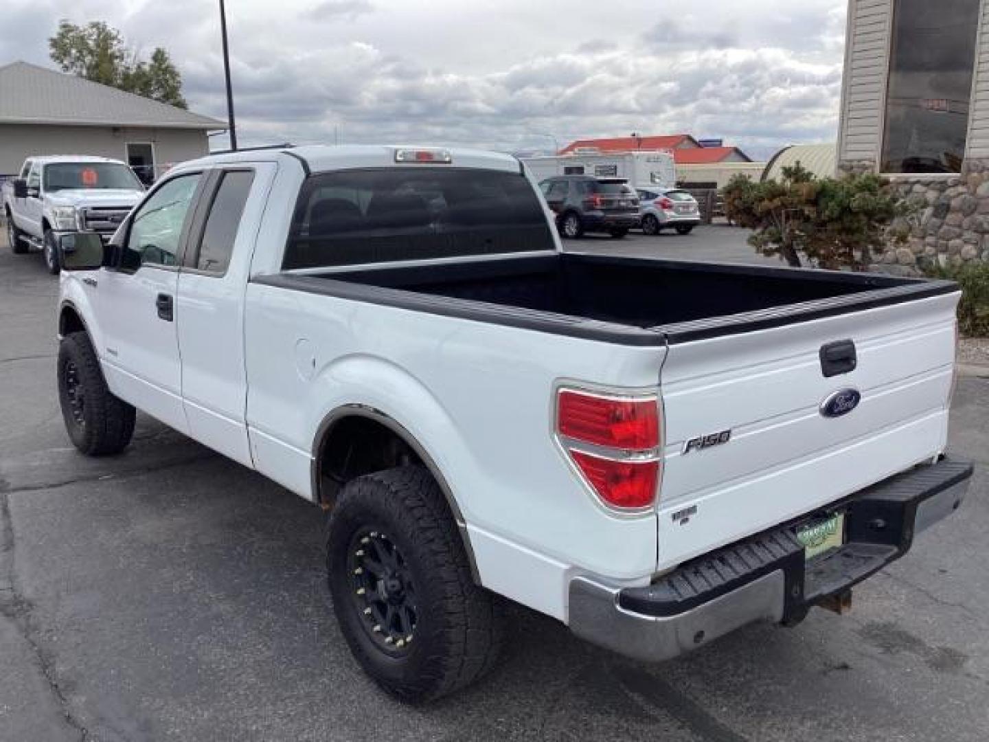 2014 Oxford White Ford F-150 XLT SuperCab 6.5-ft. Bed 4WD (1FTFX1ET3EF) with an 3.5L V6 TURBO engine, 6-Speed Automatic transmission, located at 1235 N Woodruff Ave., Idaho Falls, 83401, (208) 523-1053, 43.507172, -112.000488 - Photo#3