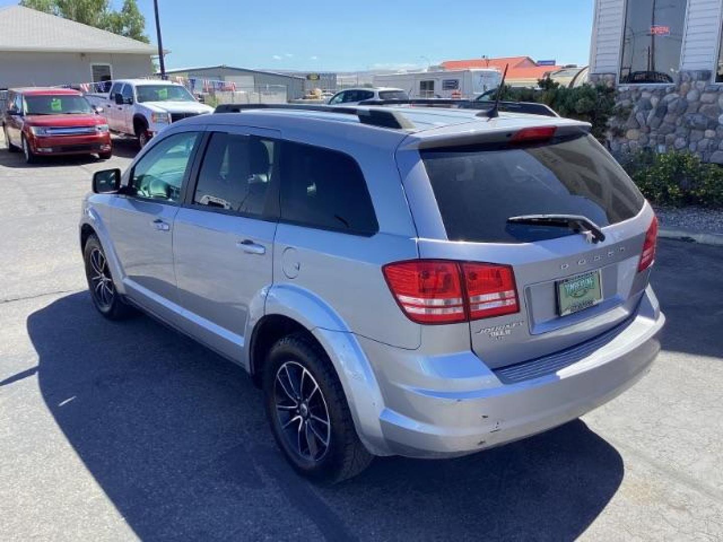 2018 SILVER Dodge Journey SE (3C4PDCABXJT) with an 2.4L L4 DOHC 16V engine, 4-Speed Automatic transmission, located at 1235 N Woodruff Ave., Idaho Falls, 83401, (208) 523-1053, 43.507172, -112.000488 - Photo#3