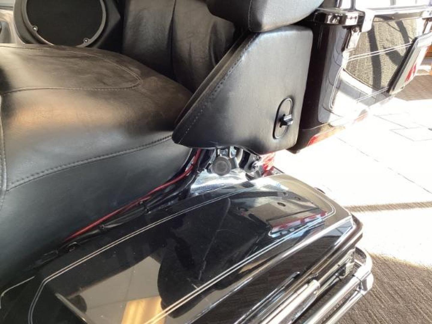 2012 BLACK Harley-Davidson FLHTCU103 - (1HD1FCM17CB) with an 1690CC engine, located at 1235 N Woodruff Ave., Idaho Falls, 83401, (208) 523-1053, 43.507172, -112.000488 - Photo#10