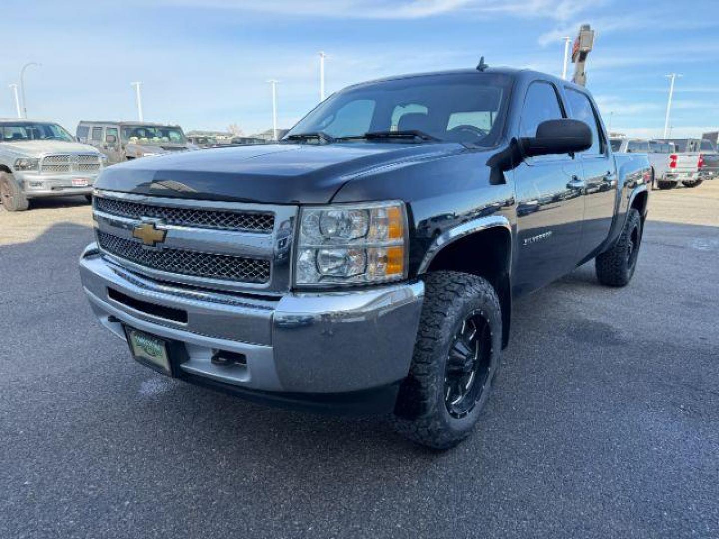 2013 Black /Ebony Cloth Interior Chevrolet Silverado 1500 (3GCPKSE74DG) with an 53L V8 OHV 16V FFV engine, Automatic transmission, located at 1175 N Woodruff Ave, Idaho Falls, ID, 83401, 43.506901, -111.999657 - At Timberline Auto, finding a great deal on your next vehicle is always easy! Our experienced sales staff's goal is to help find you the right vehicle at the right price! Our knowledgeable finance department has options for almost any credit score. We offer extended service contract options to prote - Photo#22