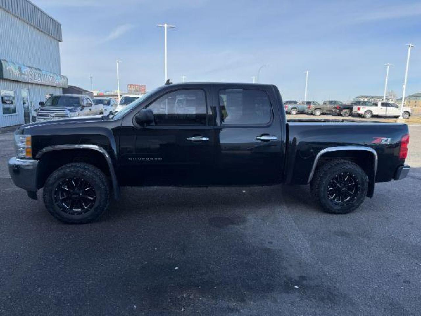 2013 Black /Ebony Cloth Interior Chevrolet Silverado 1500 (3GCPKSE74DG) with an 53L V8 OHV 16V FFV engine, Automatic transmission, located at 1175 N Woodruff Ave, Idaho Falls, ID, 83401, 43.506901, -111.999657 - At Timberline Auto, finding a great deal on your next vehicle is always easy! Our experienced sales staff's goal is to help find you the right vehicle at the right price! Our knowledgeable finance department has options for almost any credit score. We offer extended service contract options to prote - Photo#23