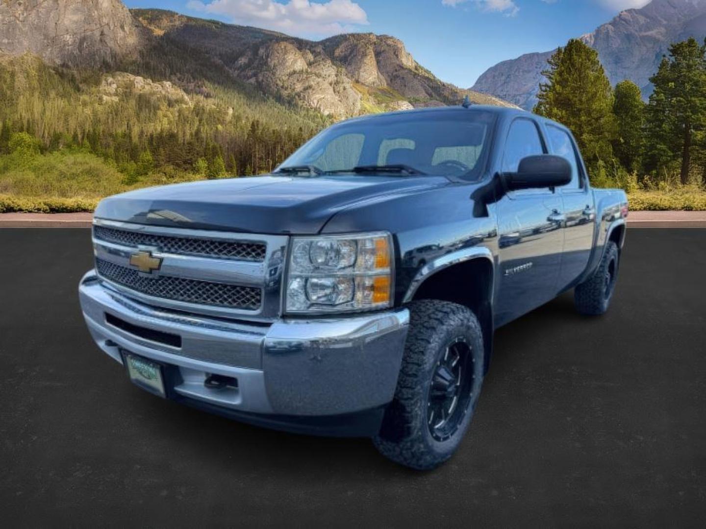 2013 Black /Ebony Cloth Interior Chevrolet Silverado 1500 (3GCPKSE74DG) with an 53L V8 OHV 16V FFV engine, Automatic transmission, located at 1175 N Woodruff Ave, Idaho Falls, ID, 83401, 43.506901, -111.999657 - At Timberline Auto, finding a great deal on your next vehicle is always easy! Our experienced sales staff's goal is to help find you the right vehicle at the right price! Our knowledgeable finance department has options for almost any credit score. We offer extended service contract options to prote - Photo#0