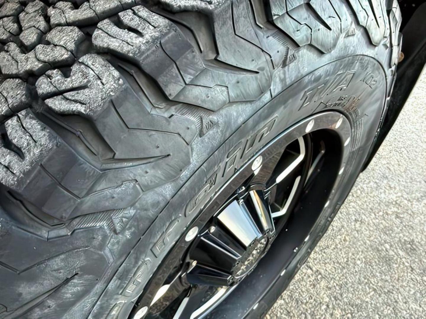 2013 Black /Ebony Cloth Interior Chevrolet Silverado 1500 (3GCPKSE74DG) with an 53L V8 OHV 16V FFV engine, Automatic transmission, located at 1175 N Woodruff Ave, Idaho Falls, ID, 83401, 43.506901, -111.999657 - At Timberline Auto, finding a great deal on your next vehicle is always easy! Our experienced sales staff's goal is to help find you the right vehicle at the right price! Our knowledgeable finance department has options for almost any credit score. We offer extended service contract options to prote - Photo#8