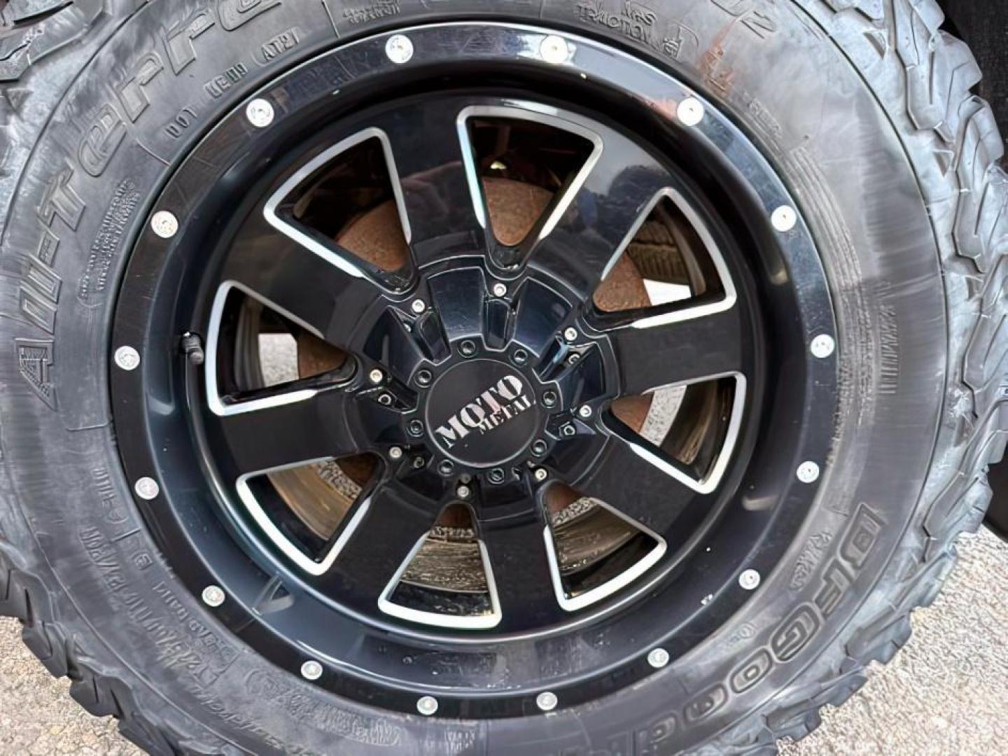 2013 Black /Ebony Cloth Interior Chevrolet Silverado 1500 (3GCPKSE74DG) with an 53L V8 OHV 16V FFV engine, Automatic transmission, located at 1175 N Woodruff Ave, Idaho Falls, ID, 83401, 43.506901, -111.999657 - At Timberline Auto, finding a great deal on your next vehicle is always easy! Our experienced sales staff's goal is to help find you the right vehicle at the right price! Our knowledgeable finance department has options for almost any credit score. We offer extended service contract options to prote - Photo#9