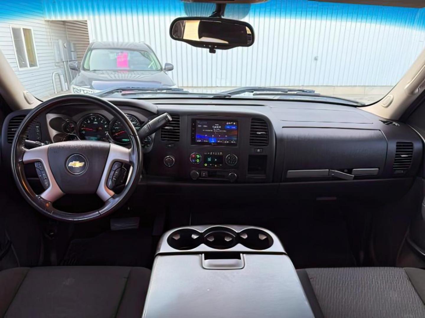2013 Black /Ebony Cloth Interior Chevrolet Silverado 1500 (3GCPKSE74DG) with an 53L V8 OHV 16V FFV engine, Automatic transmission, located at 1175 N Woodruff Ave, Idaho Falls, ID, 83401, 43.506901, -111.999657 - At Timberline Auto, finding a great deal on your next vehicle is always easy! Our experienced sales staff's goal is to help find you the right vehicle at the right price! Our knowledgeable finance department has options for almost any credit score. We offer extended service contract options to prote - Photo#18