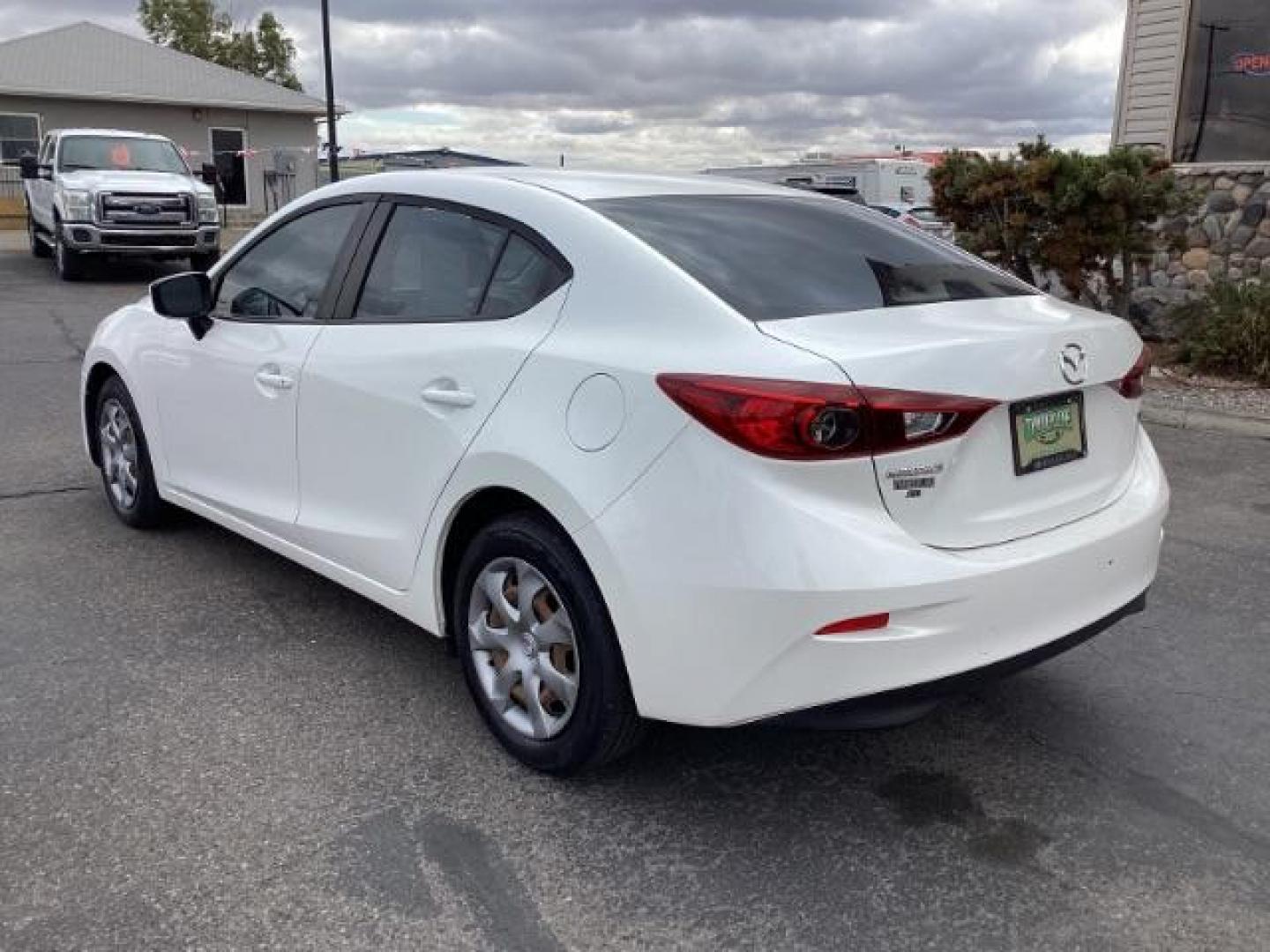 2014 WHITE /Black Mazda MAZDA3 i Sport AT 4-Door (JM1BM1U74E1) with an 2.0L L4 DOHC 16V engine, 6-Speed Automatic transmission, located at 1235 N Woodruff Ave., Idaho Falls, 83401, (208) 523-1053, 43.507172, -112.000488 - Photo#3