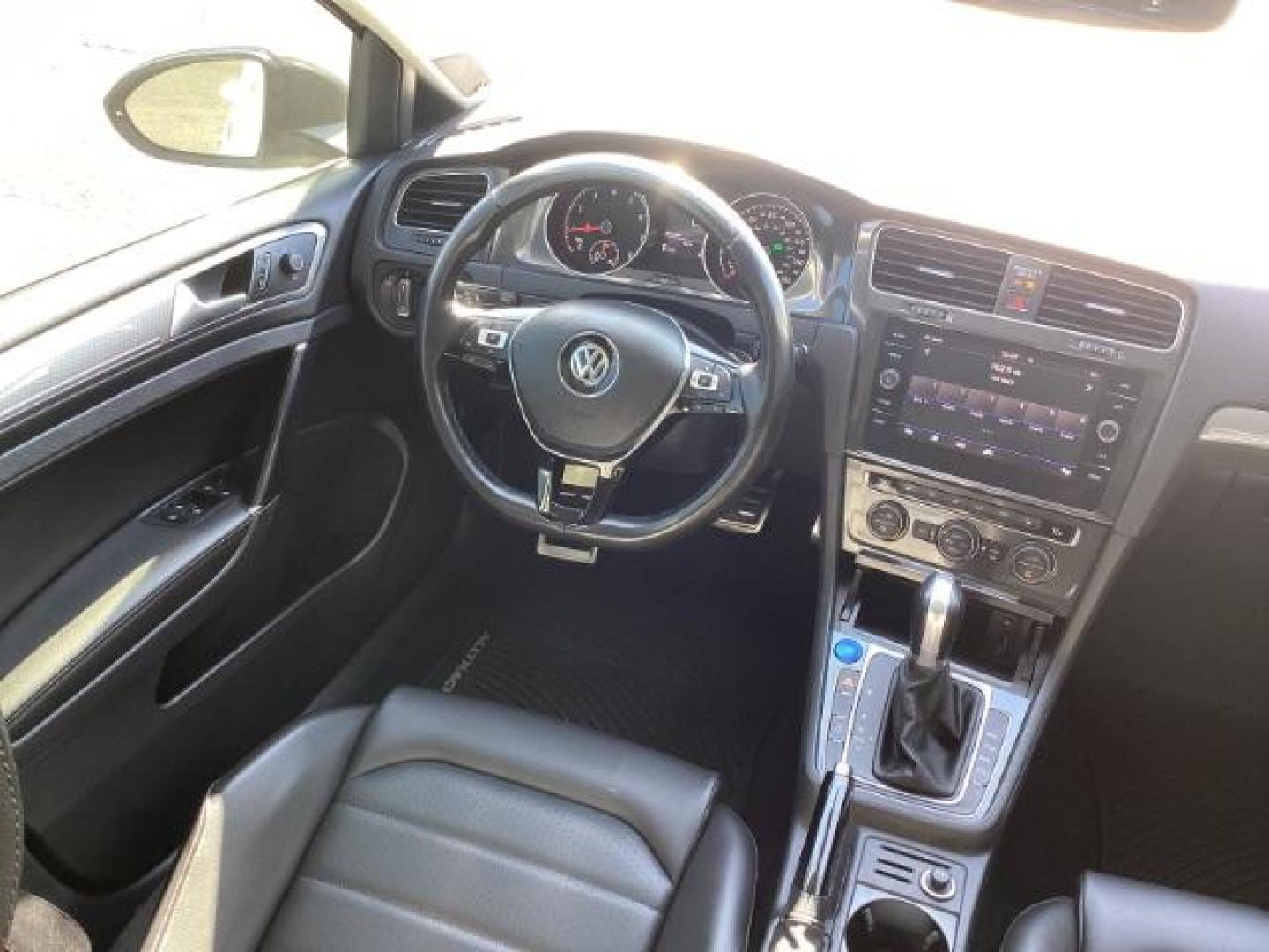 2018 Pure White /Titan Black, leatherette Volkswagen Golf Alltrack TSI SEL 6A (3VWH17AU5JM) with an 1.8L L4 DOHC 16V engine, 6-Speed Automatic transmission, located at 1235 N Woodruff Ave., Idaho Falls, 83401, (208) 523-1053, 43.507172, -112.000488 - Photo#14
