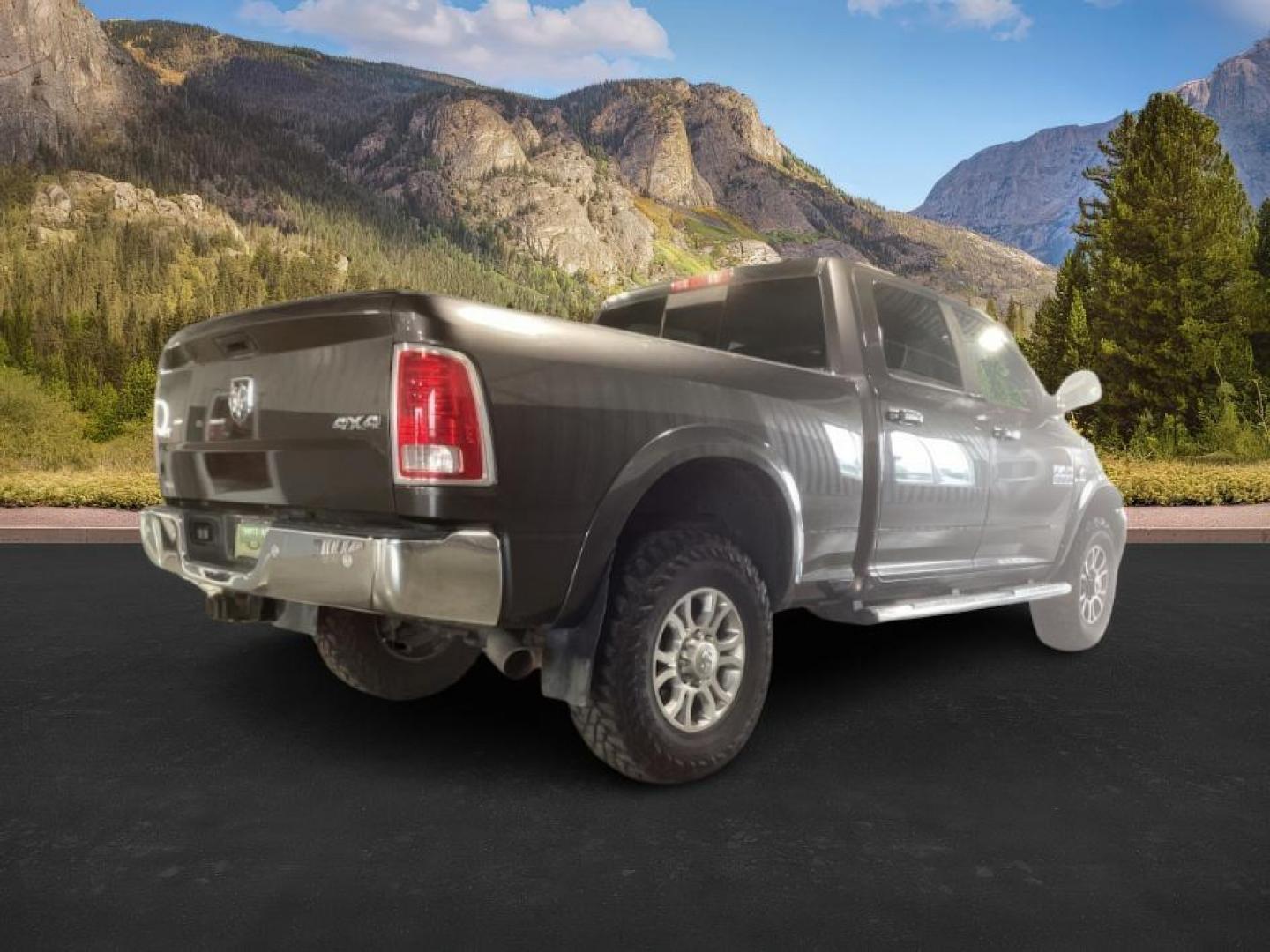2017 GRAY /Black, leather Ram 2500 (3C6UR5FL3HG) with an 67L L6 OHV 24V TURBO DIESEL engine, Automatic transmission, located at 1175 N Woodruff Ave, Idaho Falls, ID, 83401, 43.506901, -111.999657 - At Timberline Auto, finding a great deal on your next vehicle is always easy! Our experienced sales staff's goal is to help find you the right vehicle at the right price! Our knowledgeable finance department has options for almost any credit score. We offer extended service contract options to prote - Photo#4