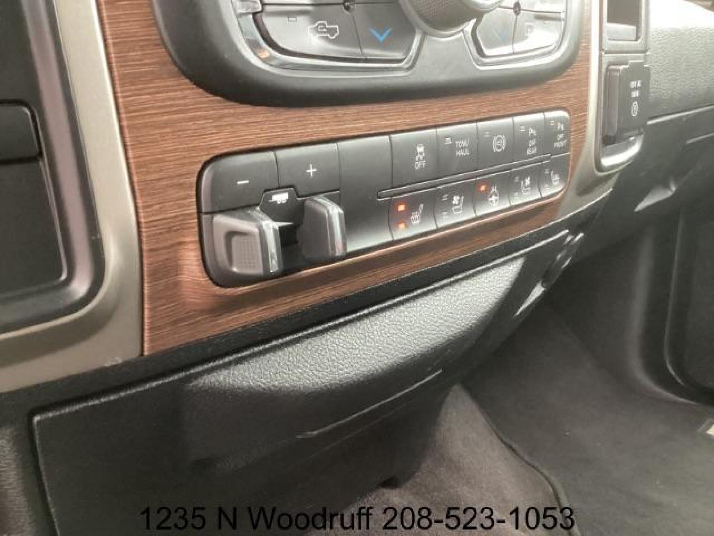 2017 GRAY /Black, leather RAM 2500 Laramie Crew Cab SWB 4WD (3C6UR5FL3HG) with an 6.7L L6 OHV 24V TURBO DIESEL engine, 6-Speed Automatic transmission, located at 1235 N Woodruff Ave., Idaho Falls, 83401, (208) 523-1053, 43.507172, -112.000488 - At Timberline Auto, finding a great deal on your next vehicle is always easy! Our experienced sales staff's goal is to help find you the right vehicle at the right price! Our knowledgeable finance department has options for almost any credit score. We offer extended service contract options to prote - Photo#14