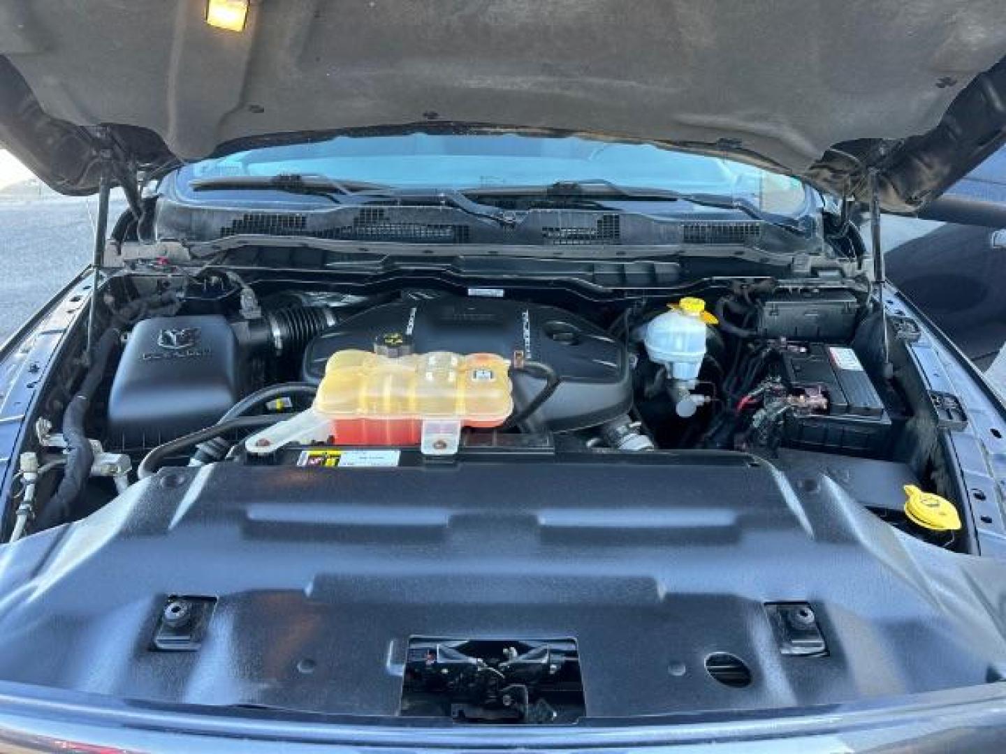2016 GRAY /Black/Diesel Gray, cloth RAM 1500 SLT Crew Cab LWB 4WD (1C6RR7TM9GS) with an 3.0L V6 DOHC 24V DIESEL engine, 8-Speed Automatic transmission, located at 1235 N Woodruff Ave., Idaho Falls, 83401, (208) 523-1053, 43.507172, -112.000488 - Photo#9