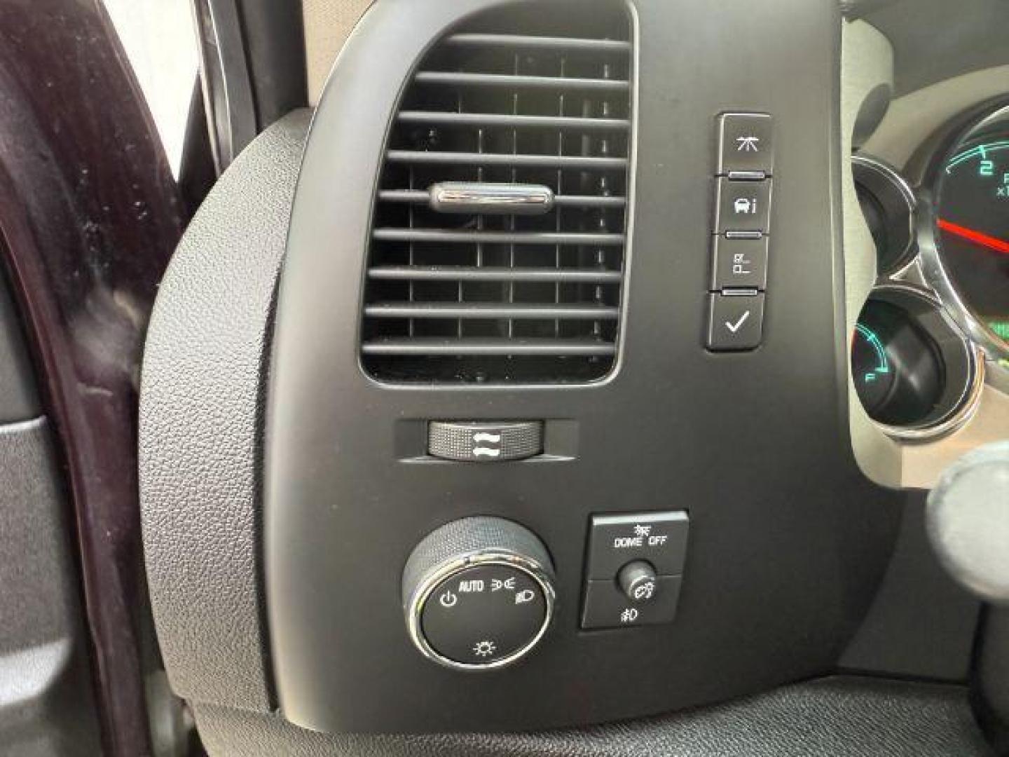 2008 GRAY /Ebony Cloth Interior GMC Sierra 2500HD SLE2 Crew Cab Std. Box 4WD (1GTHK23608F) with an 6.6L V8 16V OHV TURBO DIESEL engine, 6-Speed Automatic transmission, located at 1235 N Woodruff Ave., Idaho Falls, 83401, (208) 523-1053, 43.507172, -112.000488 - At Timberline Auto, finding a great deal on your next vehicle is always easy! Our experienced sales staff's goal is to help find you the right vehicle at the right price! Our knowledgeable finance department has options for almost any credit score. We offer extended service contract options to prote - Photo#12