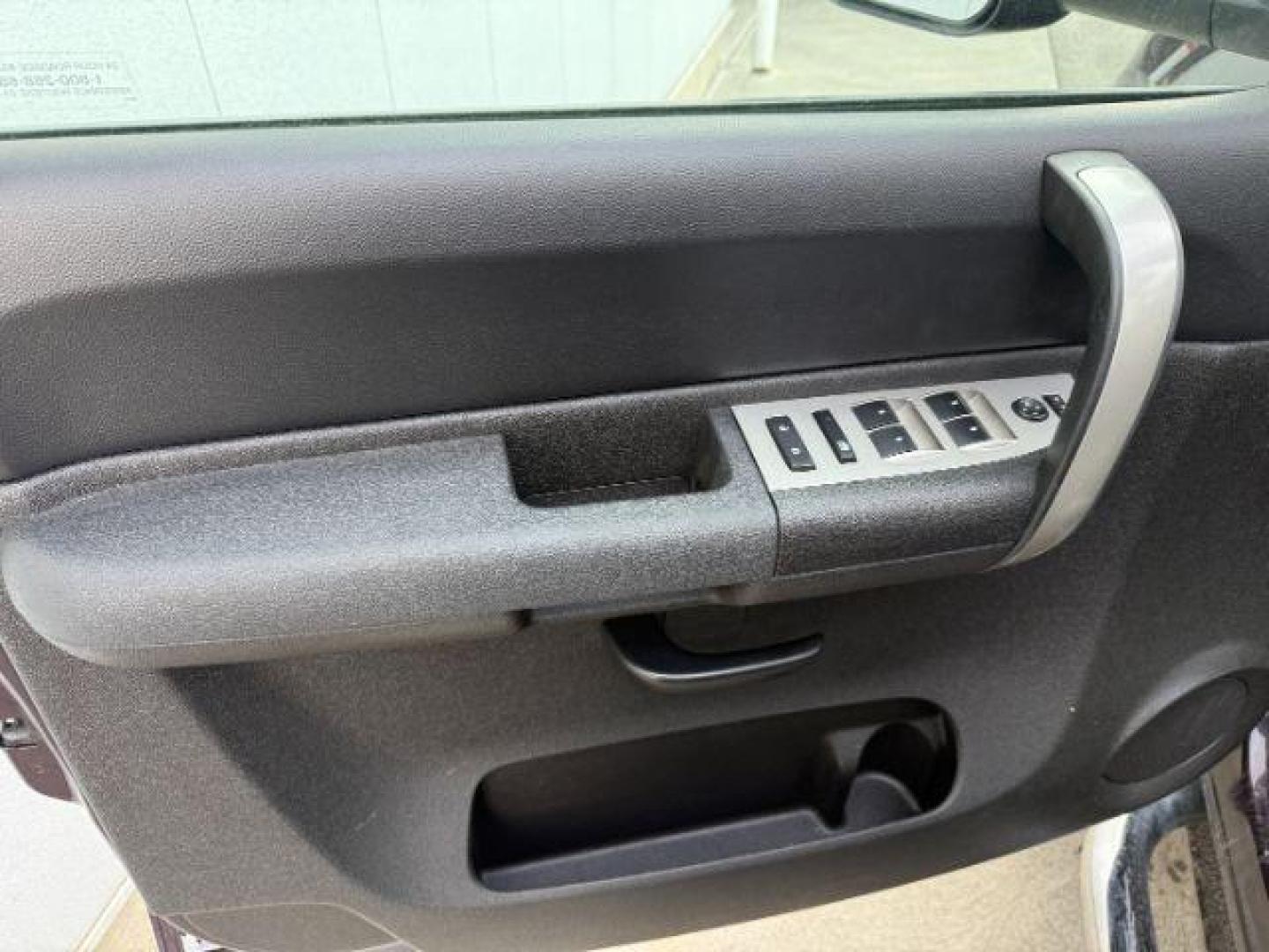 2008 GRAY /Ebony Cloth Interior GMC Sierra 2500HD SLE2 Crew Cab Std. Box 4WD (1GTHK23608F) with an 6.6L V8 16V OHV TURBO DIESEL engine, 6-Speed Automatic transmission, located at 1235 N Woodruff Ave., Idaho Falls, 83401, (208) 523-1053, 43.507172, -112.000488 - At Timberline Auto, finding a great deal on your next vehicle is always easy! Our experienced sales staff's goal is to help find you the right vehicle at the right price! Our knowledgeable finance department has options for almost any credit score. We offer extended service contract options to prote - Photo#15