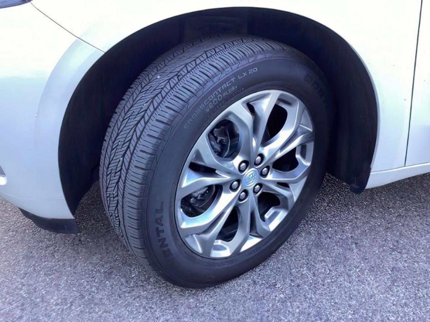 2021 White Frost Tricoat /Ebony Seats w/Ebony Interior Accents, leather Buick Enclave (5GAEVCKW7MJ) with an 36L V6 DOHC 24V engine, Automatic transmission, located at 1175 N Woodruff Ave, Idaho Falls, ID, 83401, 43.506901, -111.999657 - At Timberline Auto, finding a great deal on your next vehicle is always easy! Our experienced sales staff's goal is to help find you the right vehicle at the right price! Our knowledgeable finance department has options for almost any credit score. We offer extended service contract options to prote - Photo#10