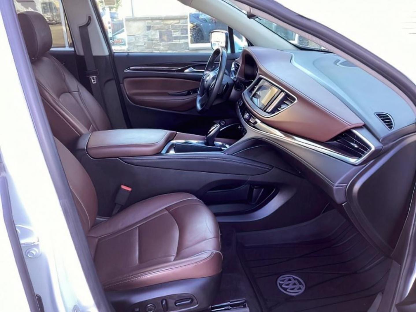 2021 White Frost Tricoat /Ebony Seats w/Ebony Interior Accents, leather Buick Enclave (5GAEVCKW7MJ) with an 36L V6 DOHC 24V engine, Automatic transmission, located at 1175 N Woodruff Ave, Idaho Falls, ID, 83401, 43.506901, -111.999657 - At Timberline Auto, finding a great deal on your next vehicle is always easy! Our experienced sales staff's goal is to help find you the right vehicle at the right price! Our knowledgeable finance department has options for almost any credit score. We offer extended service contract options to prote - Photo#16