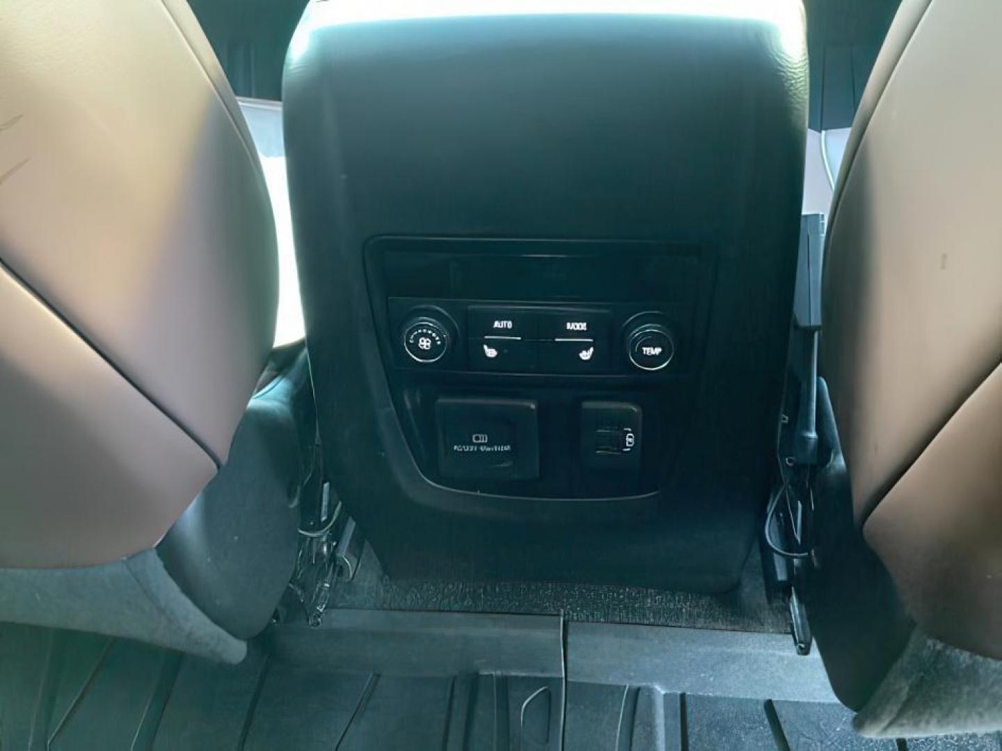 2021 White Frost Tricoat /Ebony Seats w/Ebony Interior Accents, leather Buick Enclave (5GAEVCKW7MJ) with an 36L V6 DOHC 24V engine, Automatic transmission, located at 1175 N Woodruff Ave, Idaho Falls, ID, 83401, 43.506901, -111.999657 - At Timberline Auto, finding a great deal on your next vehicle is always easy! Our experienced sales staff's goal is to help find you the right vehicle at the right price! Our knowledgeable finance department has options for almost any credit score. We offer extended service contract options to prote - Photo#32