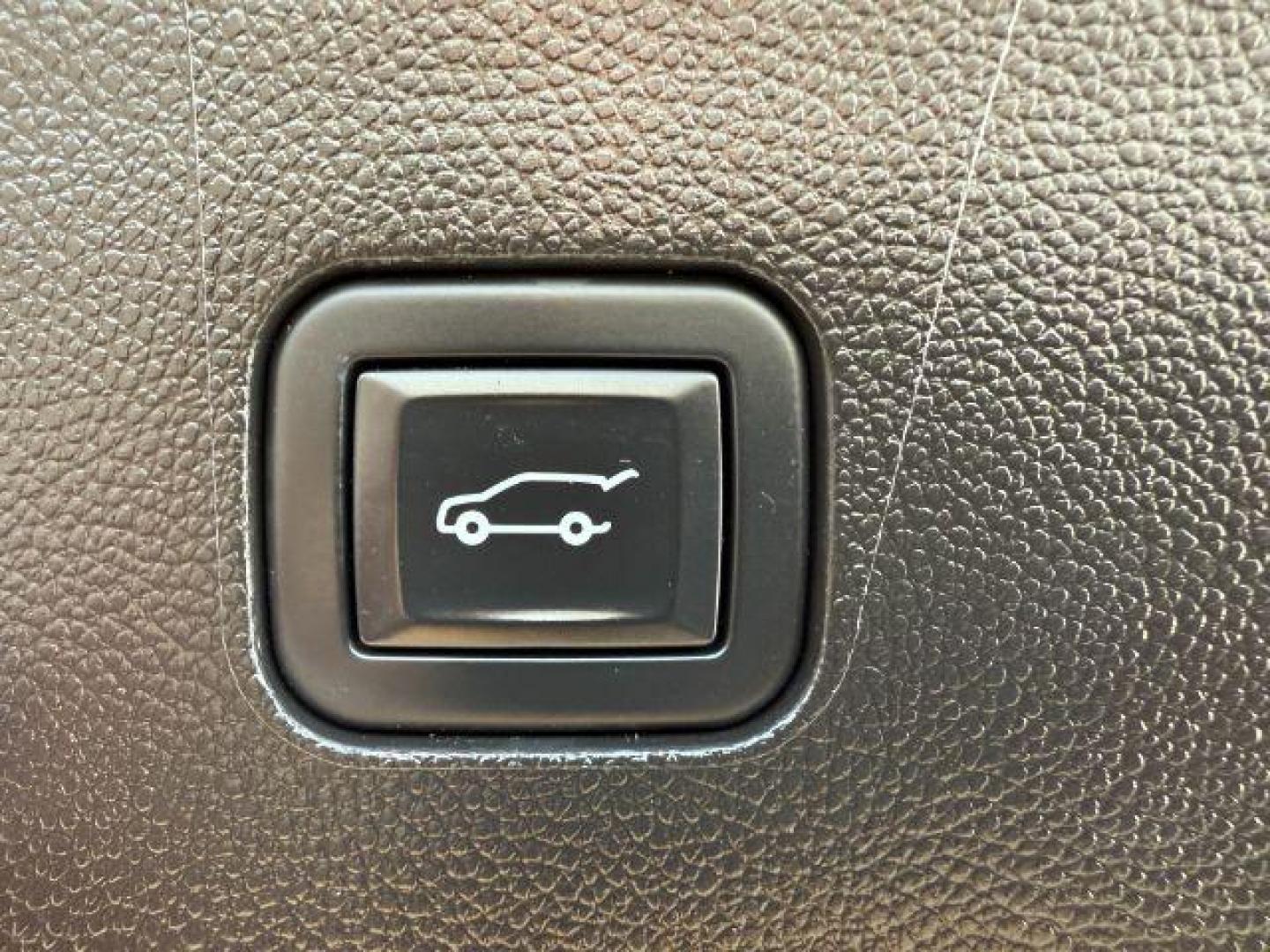 2021 White Frost Tricoat /Chestnut Seats w/Ebony Interior Accents, leather Buick Enclave Avenir AWD (5GAEVCKW7MJ) with an 3.6L V6 DOHC 24V engine, 9-Speed Automatic transmission, located at 1235 N Woodruff Ave., Idaho Falls, 83401, (208) 523-1053, 43.507172, -112.000488 - At Timberline Auto, finding a great deal on your next vehicle is always easy! Our experienced sales staff's goal is to help find you the right vehicle at the right price! Our knowledgeable finance department has options for almost any credit score. We offer extended service contract options to prote - Photo#40