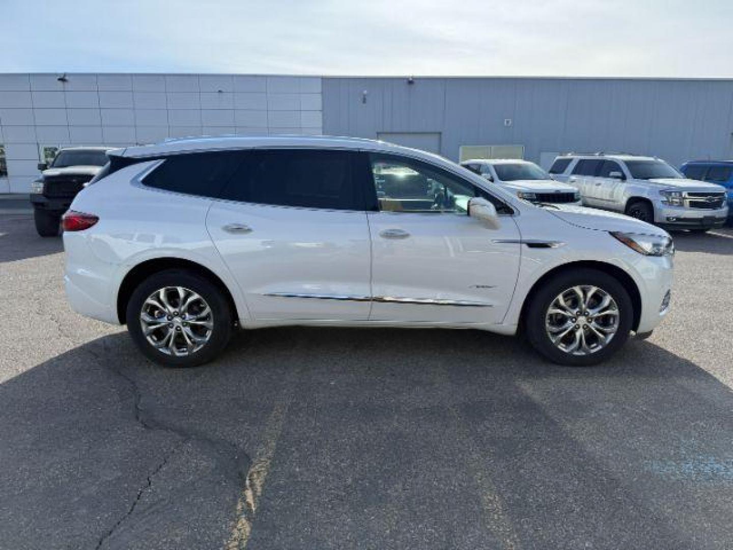 2021 White Frost Tricoat /Chestnut Seats w/Ebony Interior Accents, leather Buick Enclave Avenir AWD (5GAEVCKW7MJ) with an 3.6L V6 DOHC 24V engine, 9-Speed Automatic transmission, located at 1235 N Woodruff Ave., Idaho Falls, 83401, (208) 523-1053, 43.507172, -112.000488 - At Timberline Auto, finding a great deal on your next vehicle is always easy! Our experienced sales staff's goal is to help find you the right vehicle at the right price! Our knowledgeable finance department has options for almost any credit score. We offer extended service contract options to prote - Photo#42