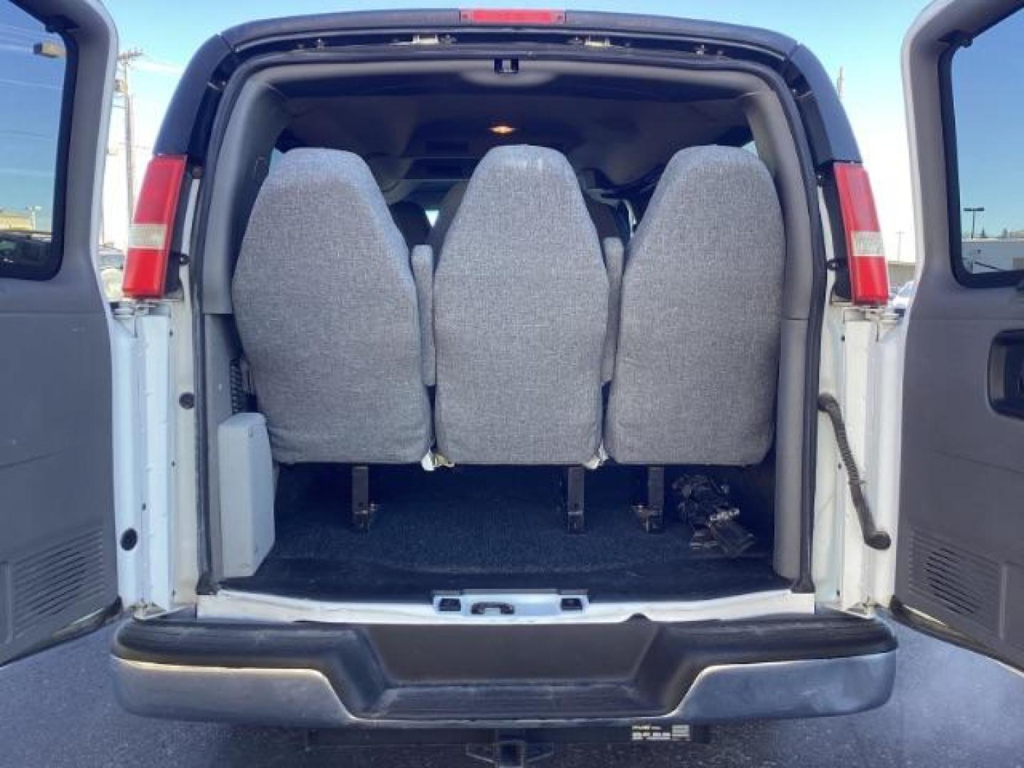 2015 Summit White /Medium Pewter, premium cloth Chevrolet Express 2500 LT (1GBWGRFF6F1) with an 4.8L V8 FFV engine, 6-Speed Automatic transmission, located at 1235 N Woodruff Ave., Idaho Falls, 83401, (208) 523-1053, 43.507172, -112.000488 - Photo#24